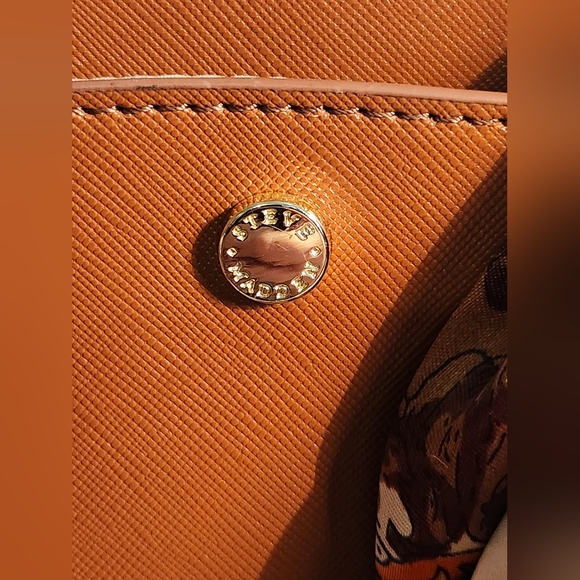 👜 Steve Madden Tan Mini Crossbody Bag - Picture 3 of 12